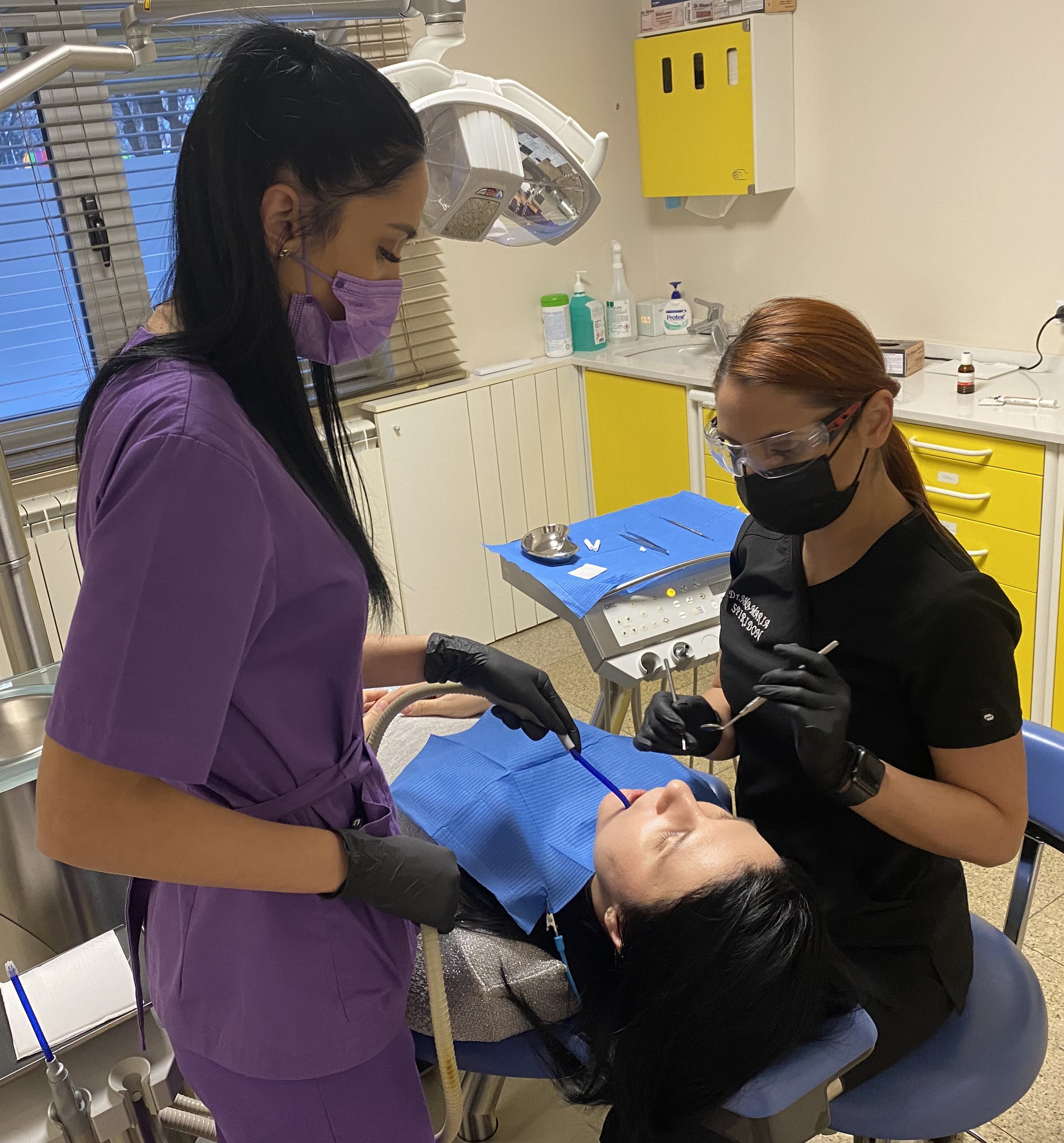 Dr. Ana-Maria Spiridon, medic stomatolog, terapie implanto-protetică, protetică și estetică dentară