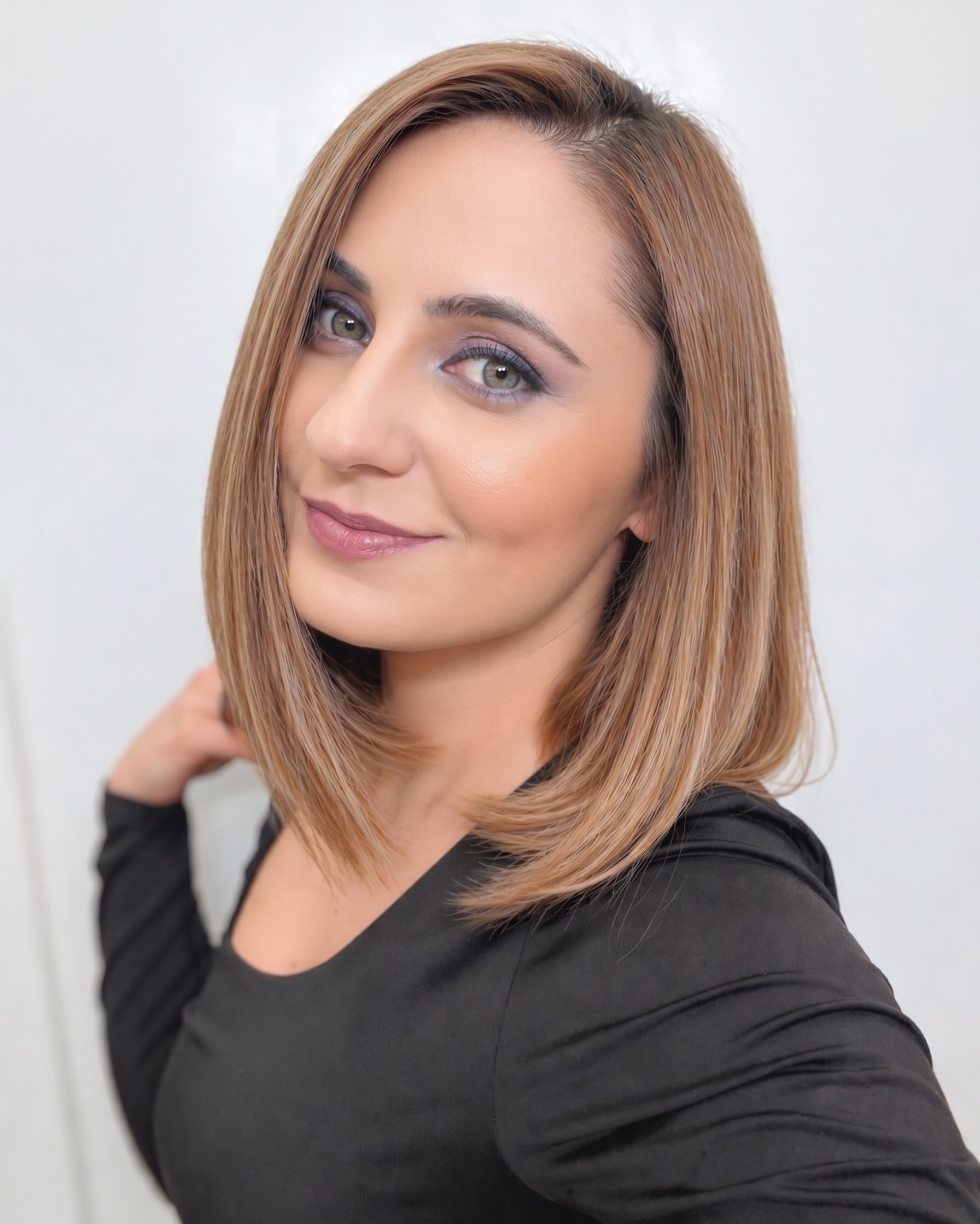 Dr. Ana-Maria Spiridon, medic stomatolog, terapie implanto-protetică, protetică și estetică dentară