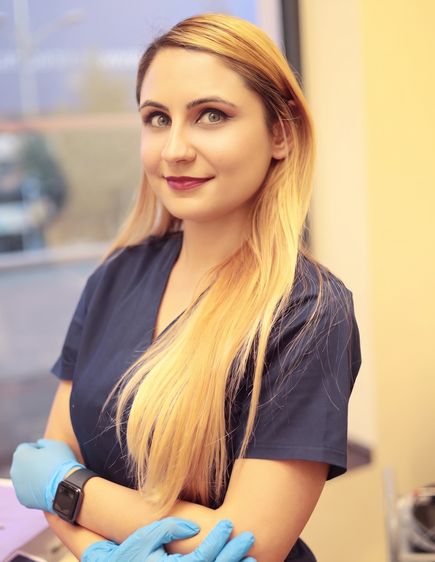 Dr. Ana-Maria Spiridon, medic stomatolog, terapie implanto-protetică, protetică și estetică dentară